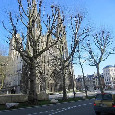 Apartment De La Rougemare
