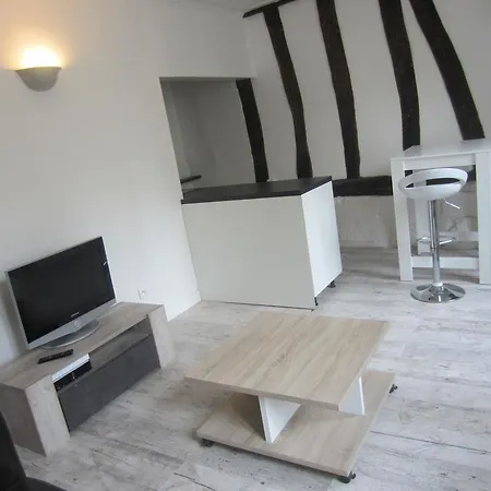 De La Rougemare Apartment